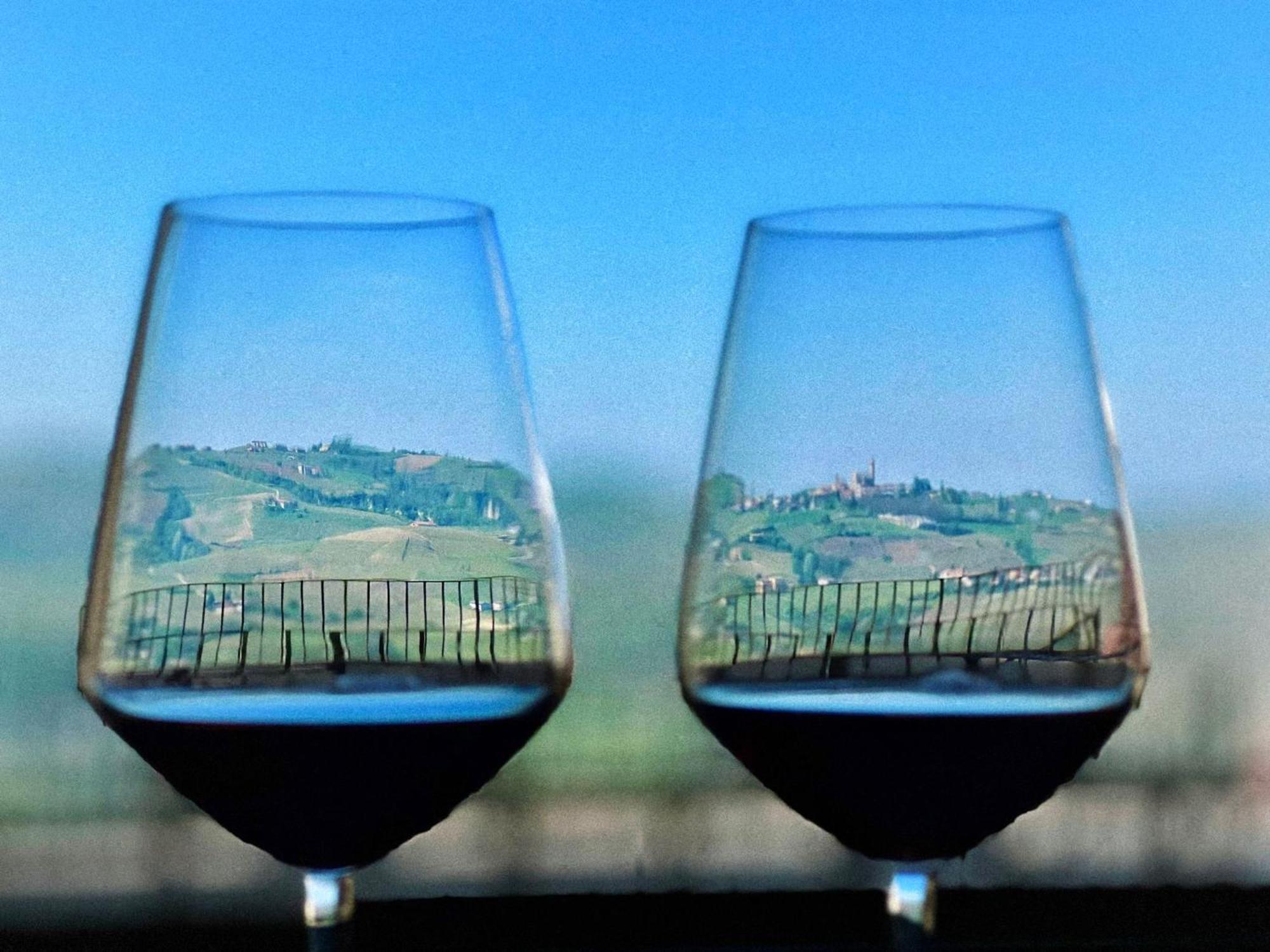 Calosso Wine View Escape Exterior photo